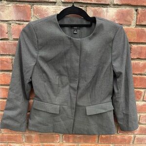 AnnTaylor gray suit jacket blazer size 4 petite excellent condition.
